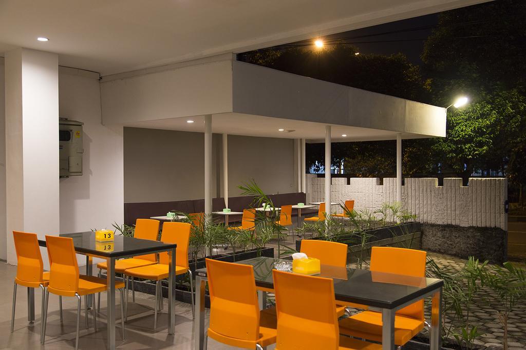 Gm253 Hotel Jembel Екстериор снимка
